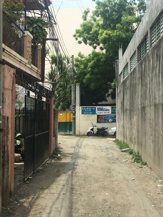 Joyful Island Hostel Lapu-Lapu City Eksteriør billede
