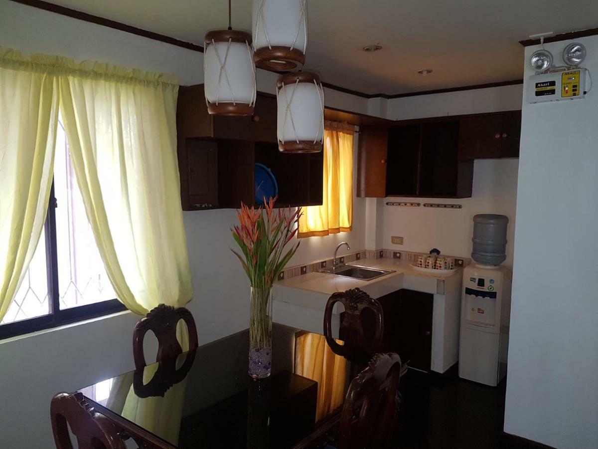 Joyful Island Hostel Lapu-Lapu City Eksteriør billede