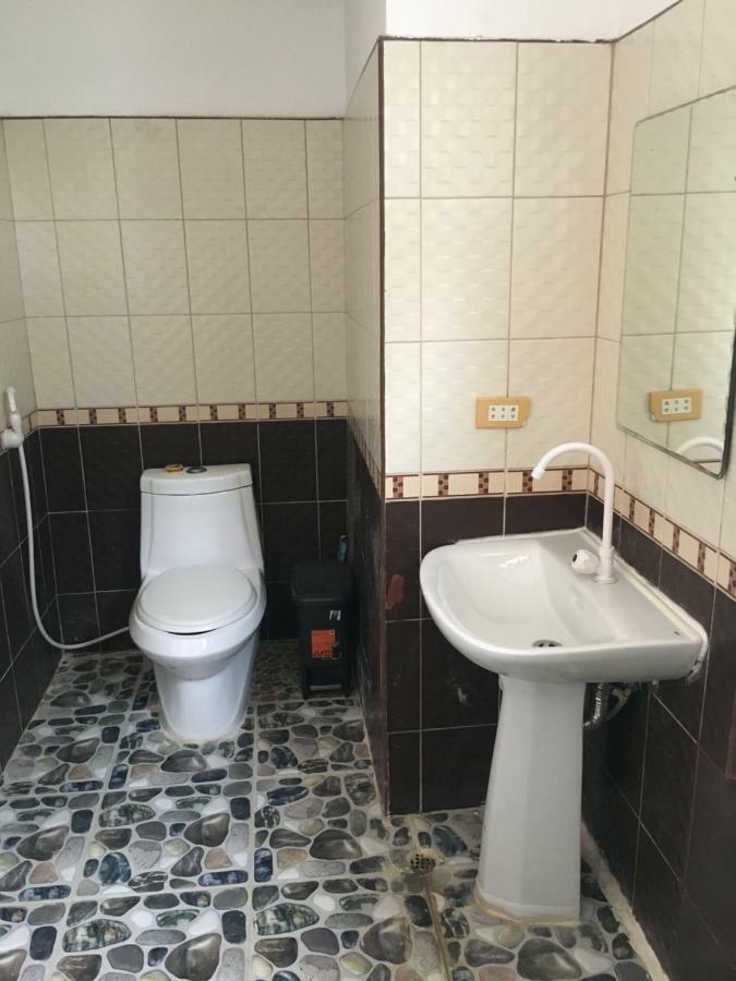 Joyful Island Hostel Lapu-Lapu City Eksteriør billede